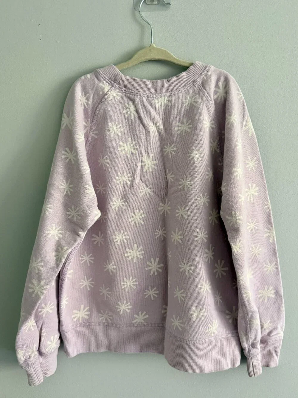 Hanna Andersson Lavender Crewneck Sweatshirt Starburst Snowflake Print Size 8
